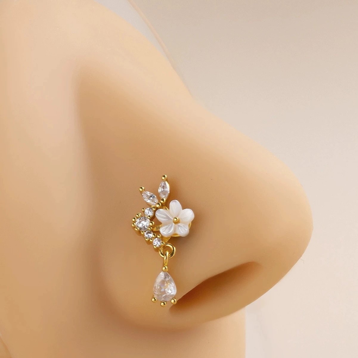 Gold Flower Nose Ring with Dan - Body Jewelry Nose Ring avaliação e preço