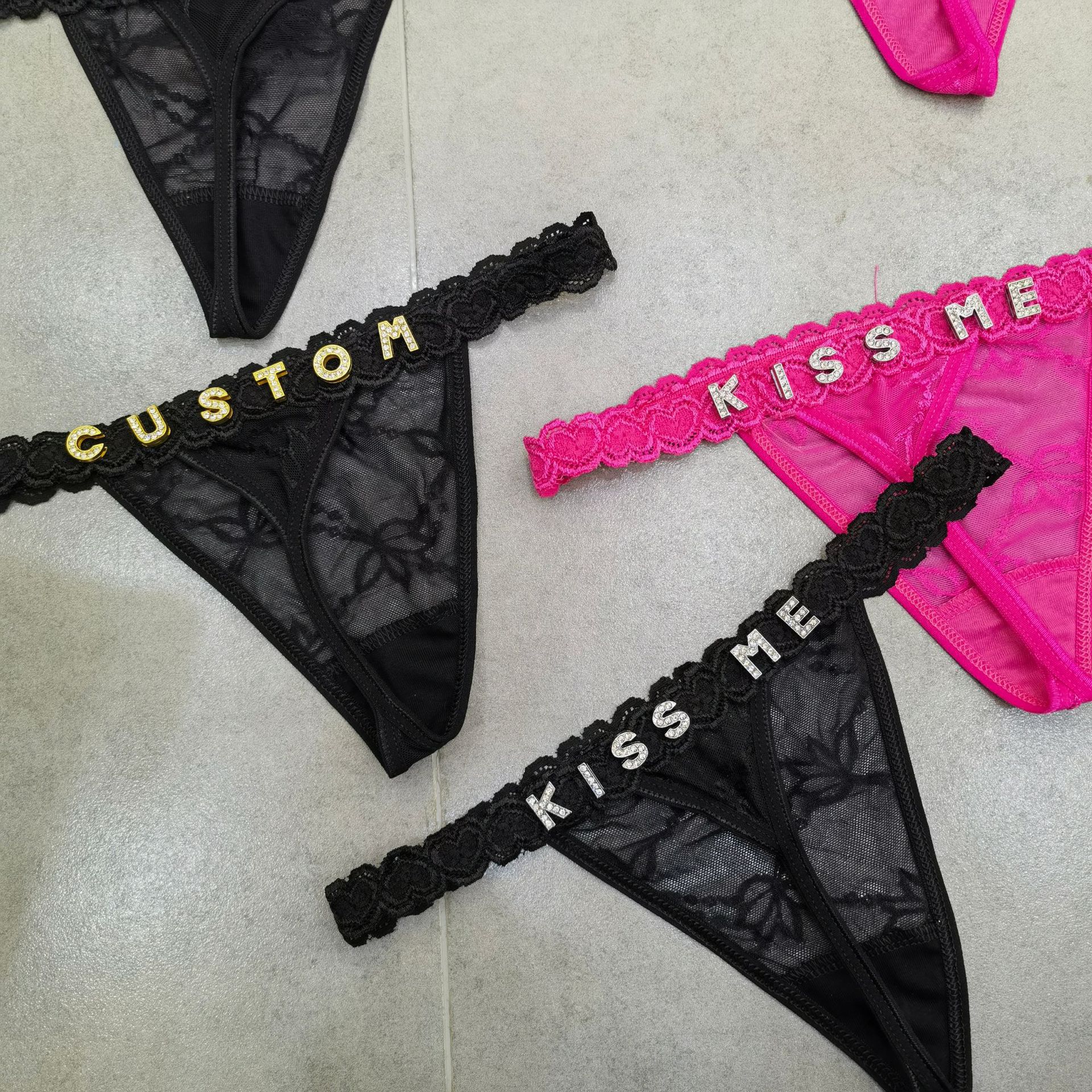 Customize Thongs Crystal Name  - Body Jewelry Usa avaliação e preço