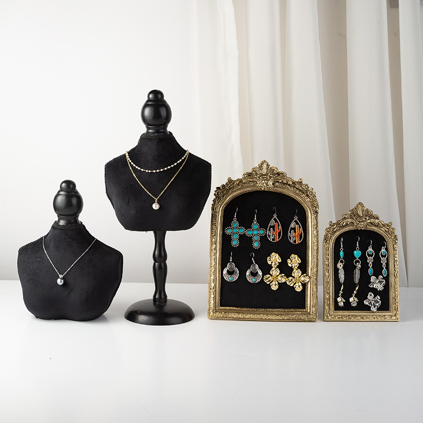 Black Velvet Bust Form Jewelry - Body Jewelry Store avaliação e preço